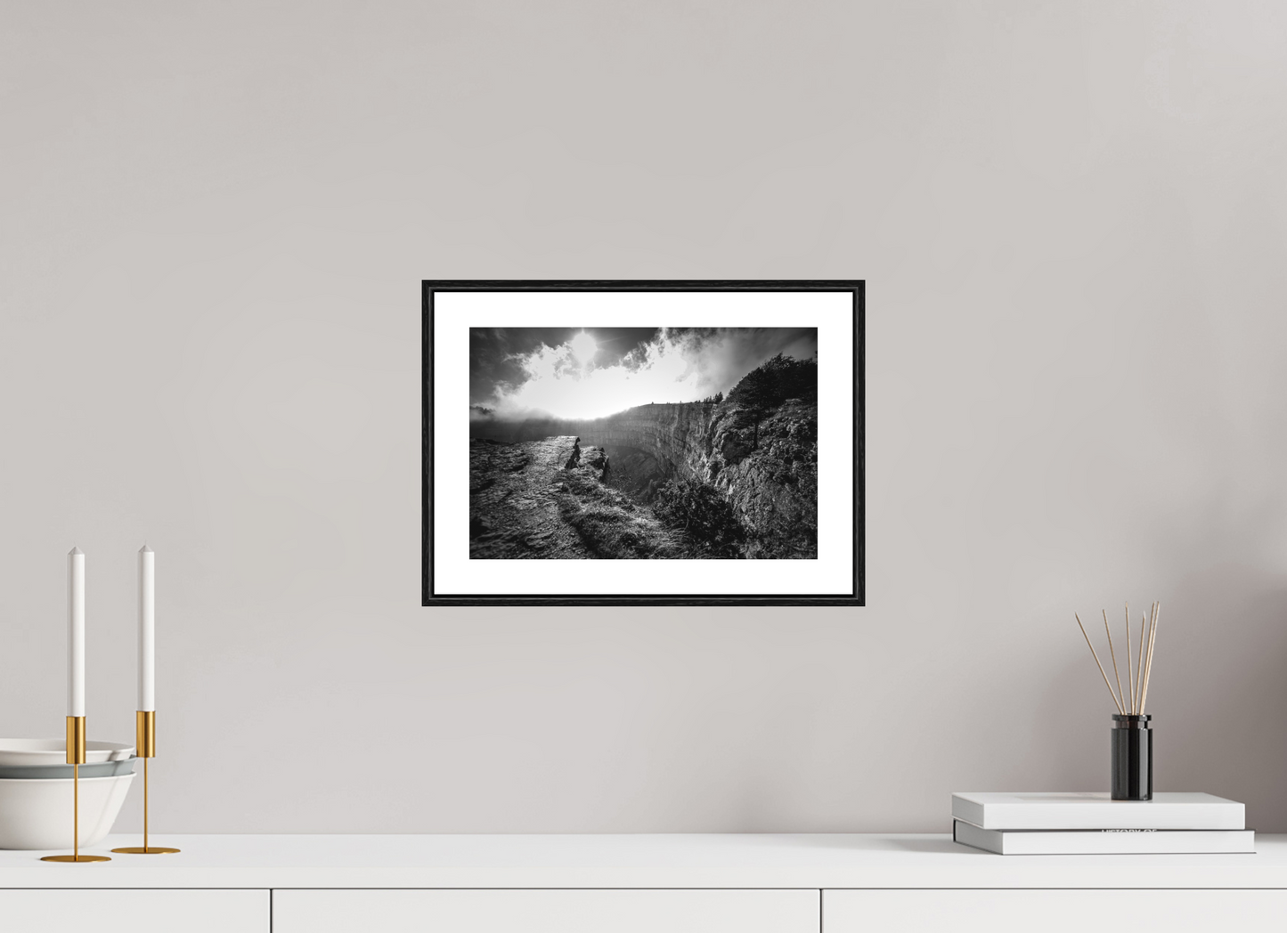 30 x 20 cm, Foto im Schattenfugenrahmen (Eiche schwarz) Creux du Van blackandwhite