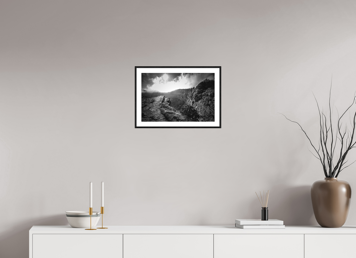 45 x 30 cm, Foto im Schattenfugenrahmen (Eiche schwarz) Creux du Van blackandwhite